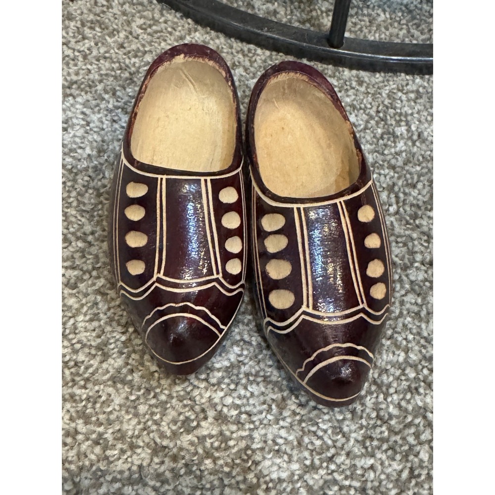 Vintage Pair of Hand Craved Mini Dutch Wooden Shoes 6"‎ X 2"